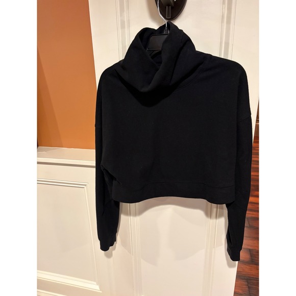 ALO Yoga Tops - Women's Alo Yoga Black Fleece Cropped top Turtleneck Sweatshirt XS